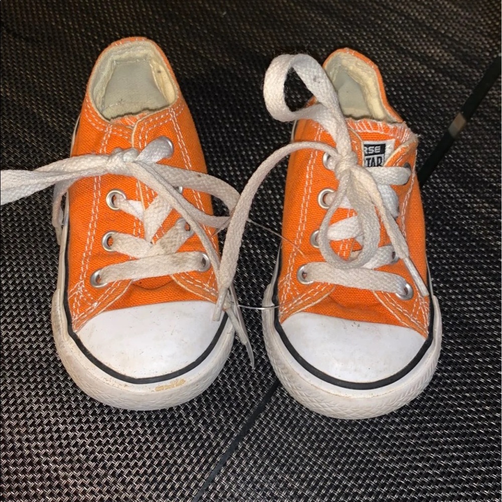 Converse shoe toddler size 6  Orange